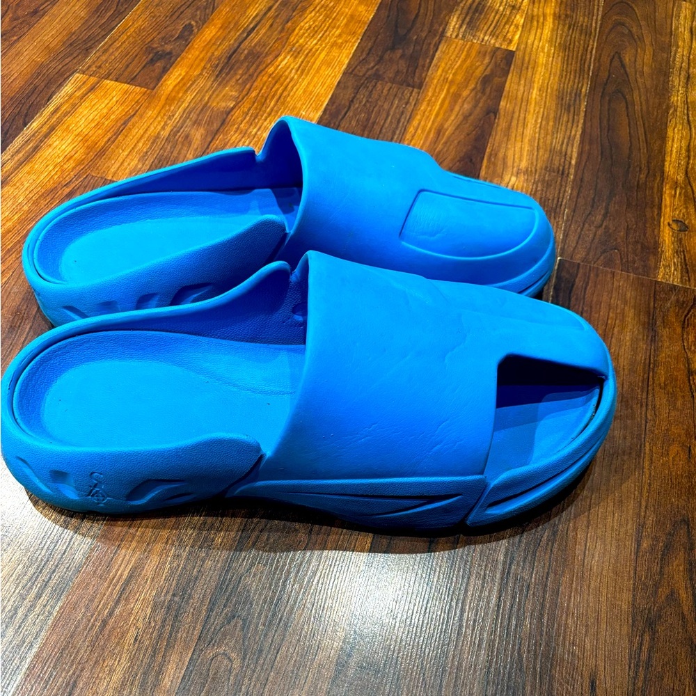 Slides Shoes